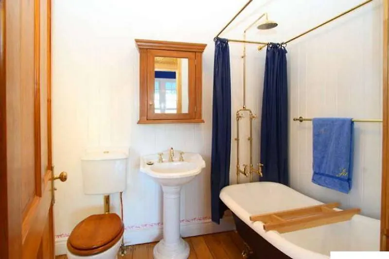 Minto Colonial Accommodation Fortitude Valley
